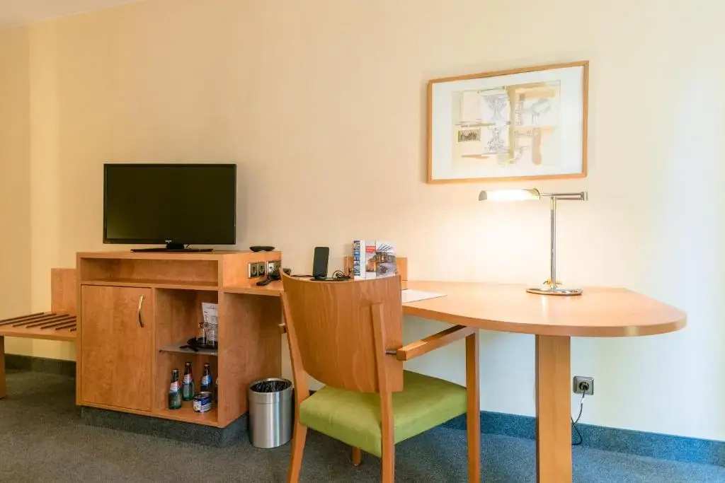 Double room (full double bed)