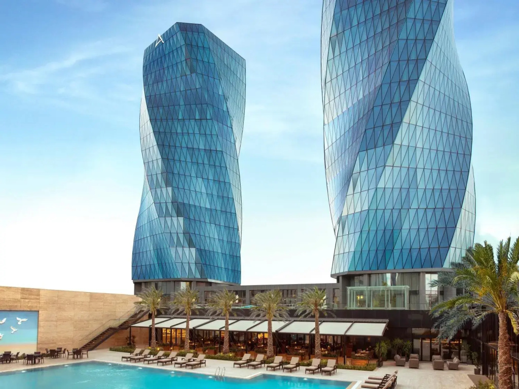 Burgu Arjaan by Rotana Hotel — фото