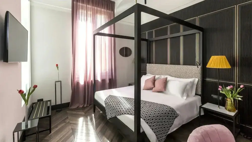 Deluxe Double room (full double bed)