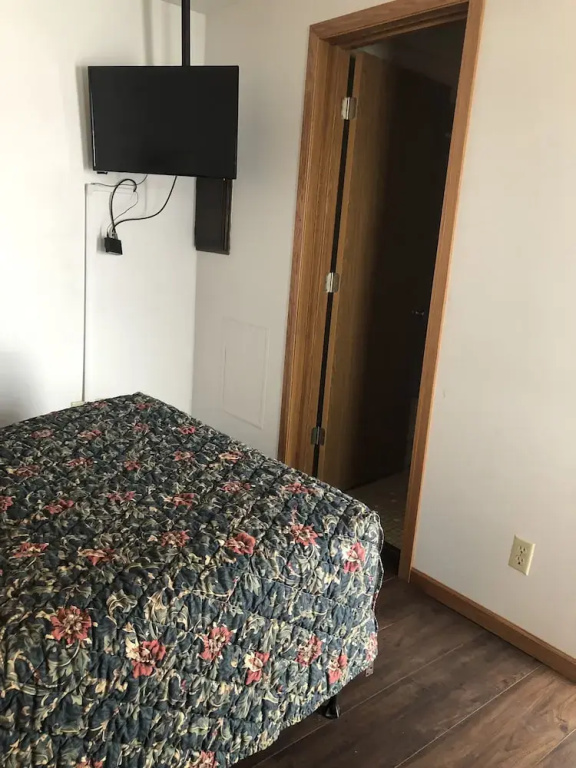 Deluxe Double room (full double bed)