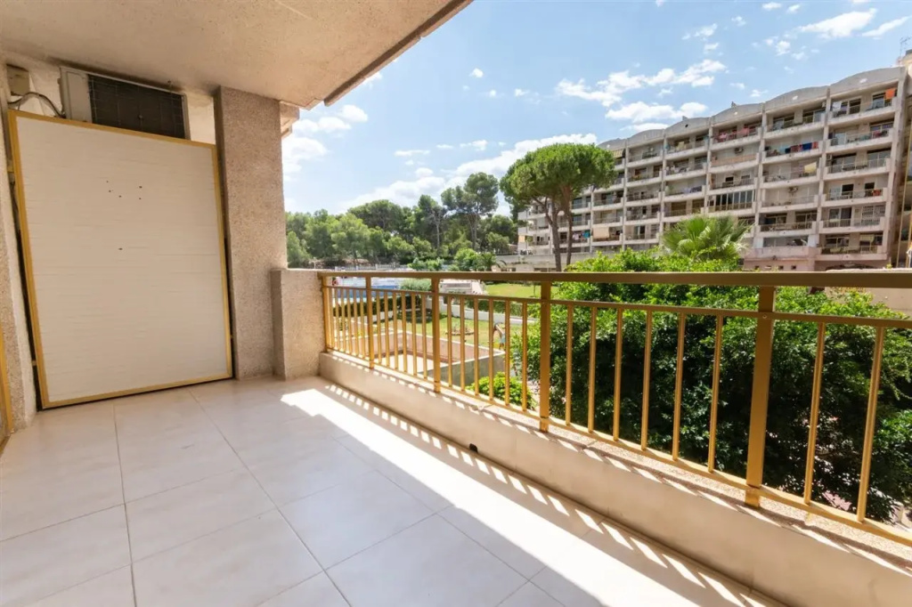 Balcony & Terrace