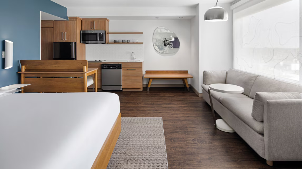 Double Suite (full double bed)