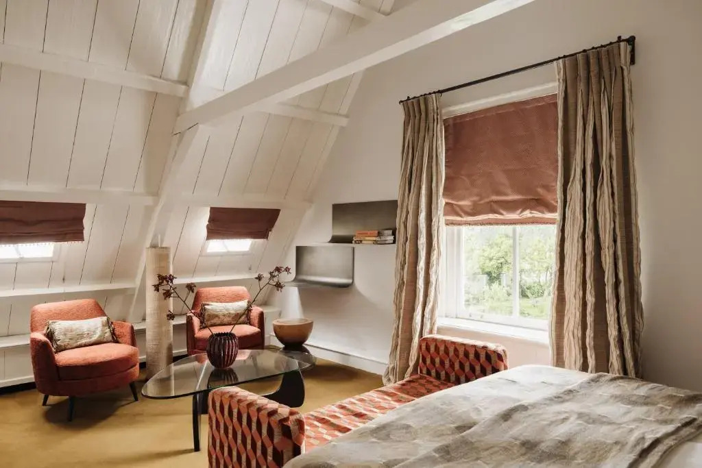 Inn on the Lake by null