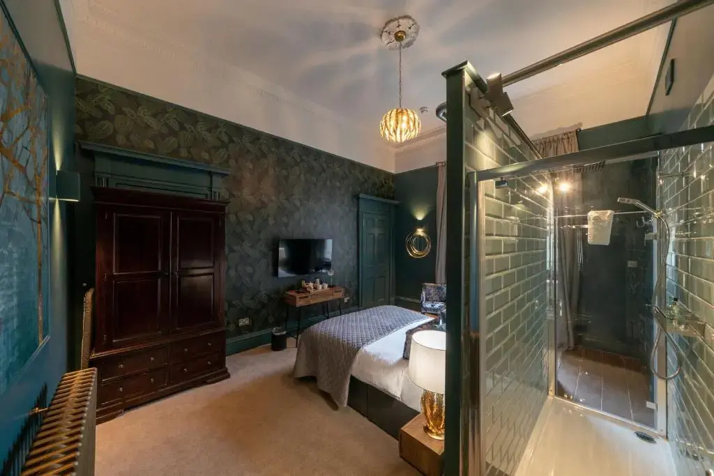 Executive Double room (full double bed)