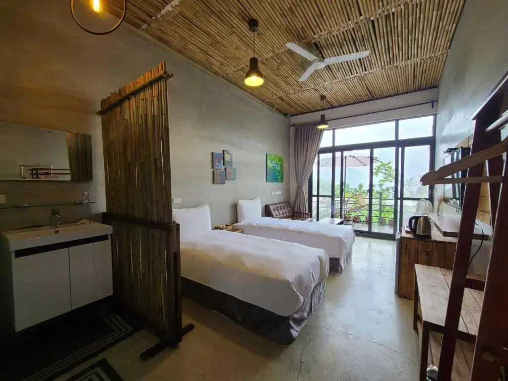 Standard Double room with mountain view (full double bed)