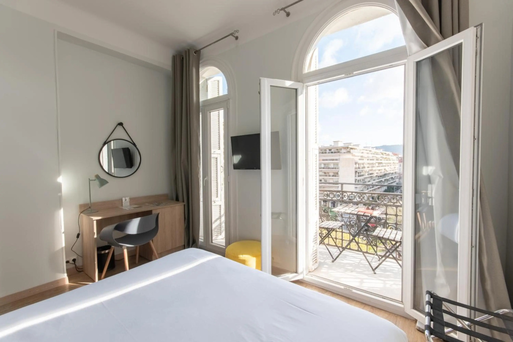 Отель Hotel Aria в Ницце