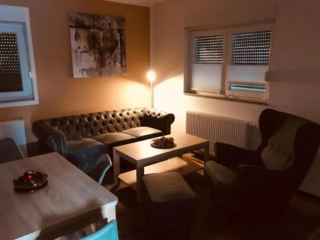 2 Bedrooms Cottage