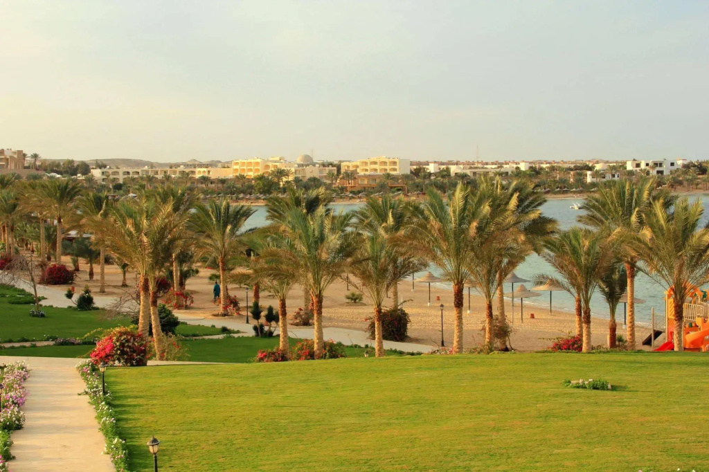 Beach & Waterfront