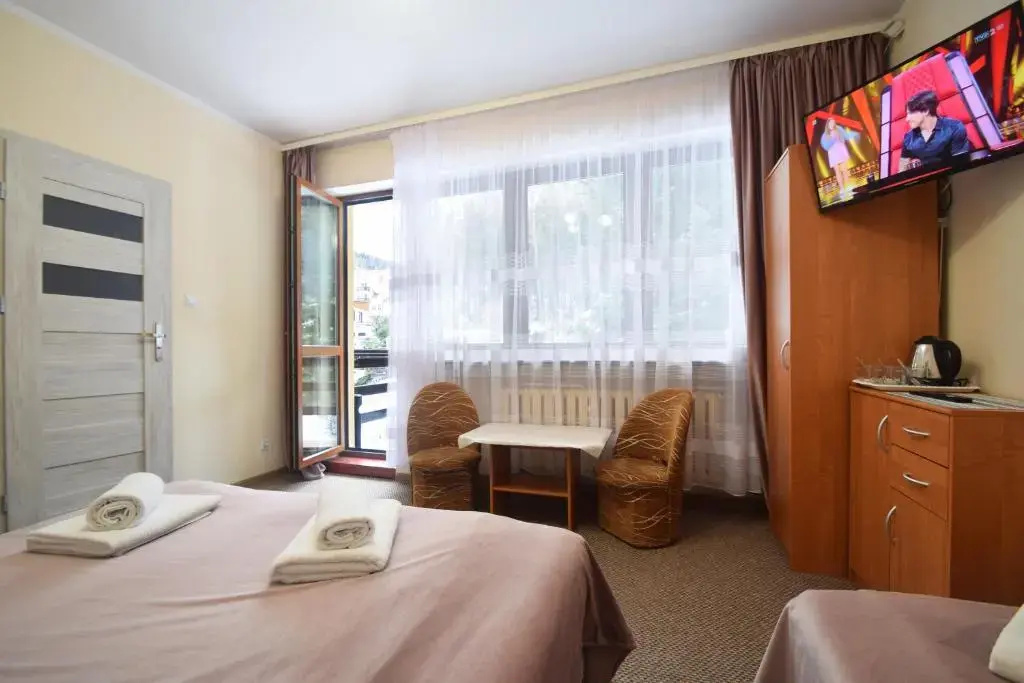 Standard Triple room with balcony