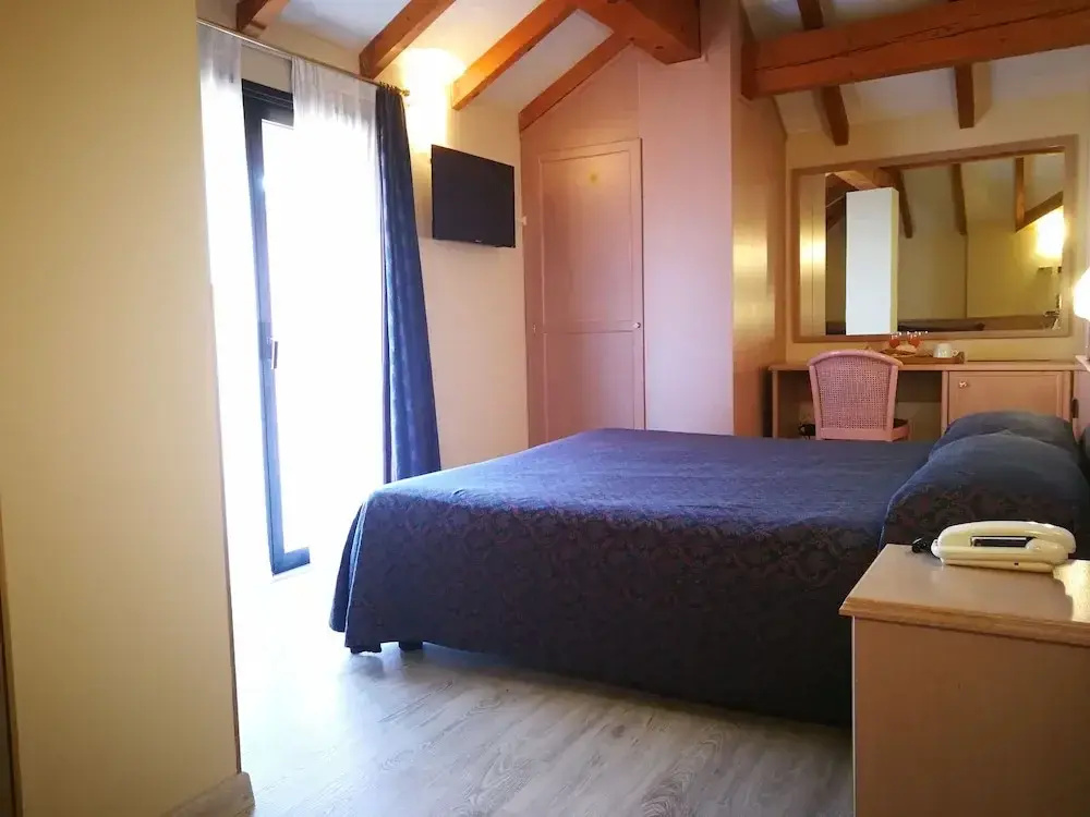 Hotel Lo Scoiattolo - Chambres
