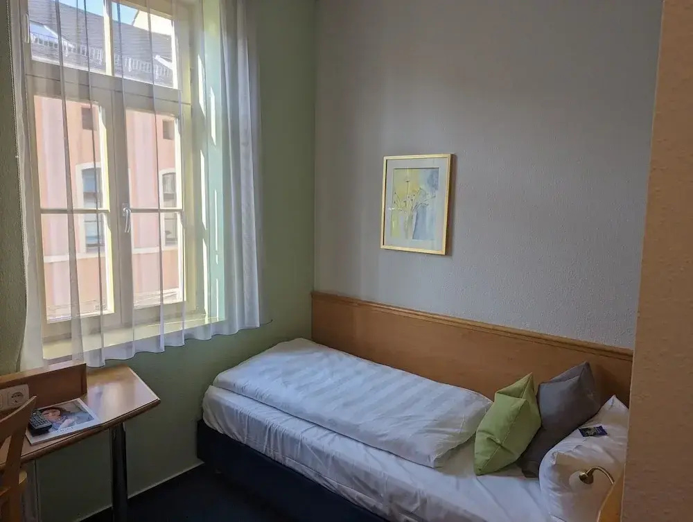 Economy Single room (single bed)