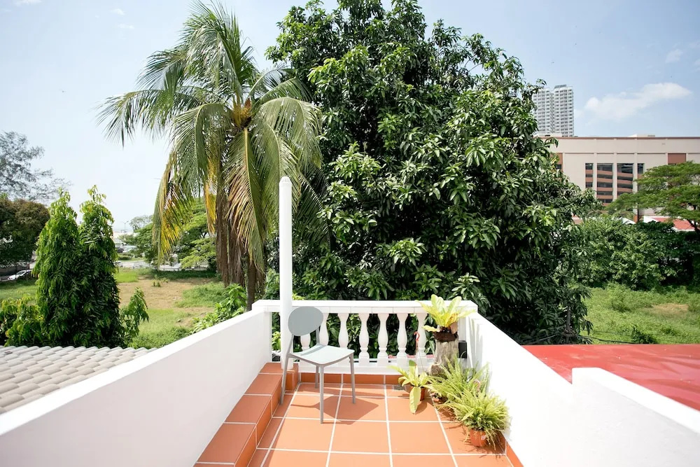 16 Gurney Homestay