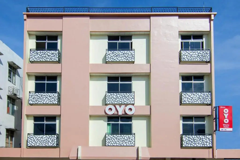 OYO 2382 Wisata Hotel