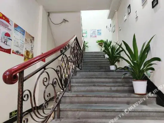 Guangzhou Mingdu Business Hotel (Tongde Metro Station)