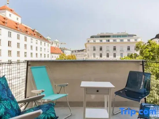 Central, city view balcony, "Studio Stubenbastei"