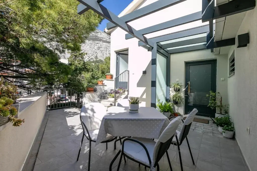 4+1 apartment in the city centre, near the beach