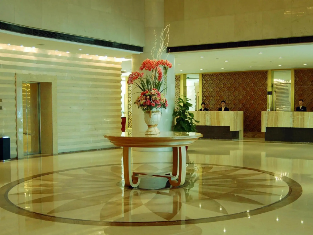 Lobby & Reception