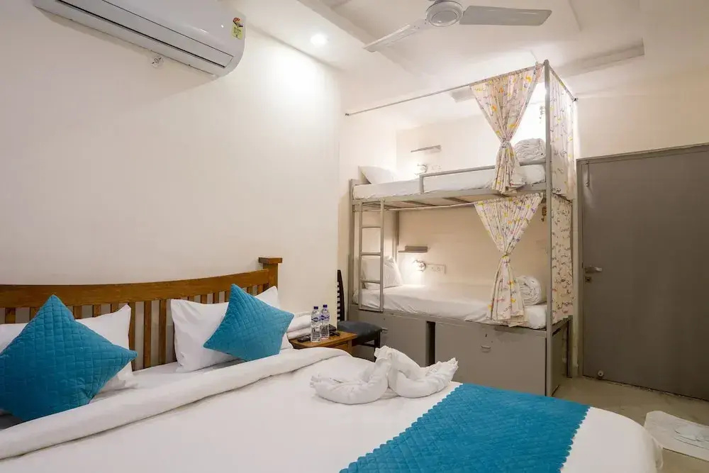 Deluxe Double room (full double bed)