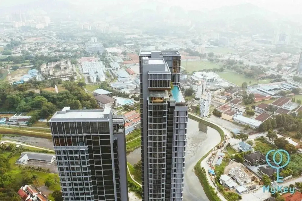 OYO 466 Home Studio Expressionz Suites KL Tower View from Pool