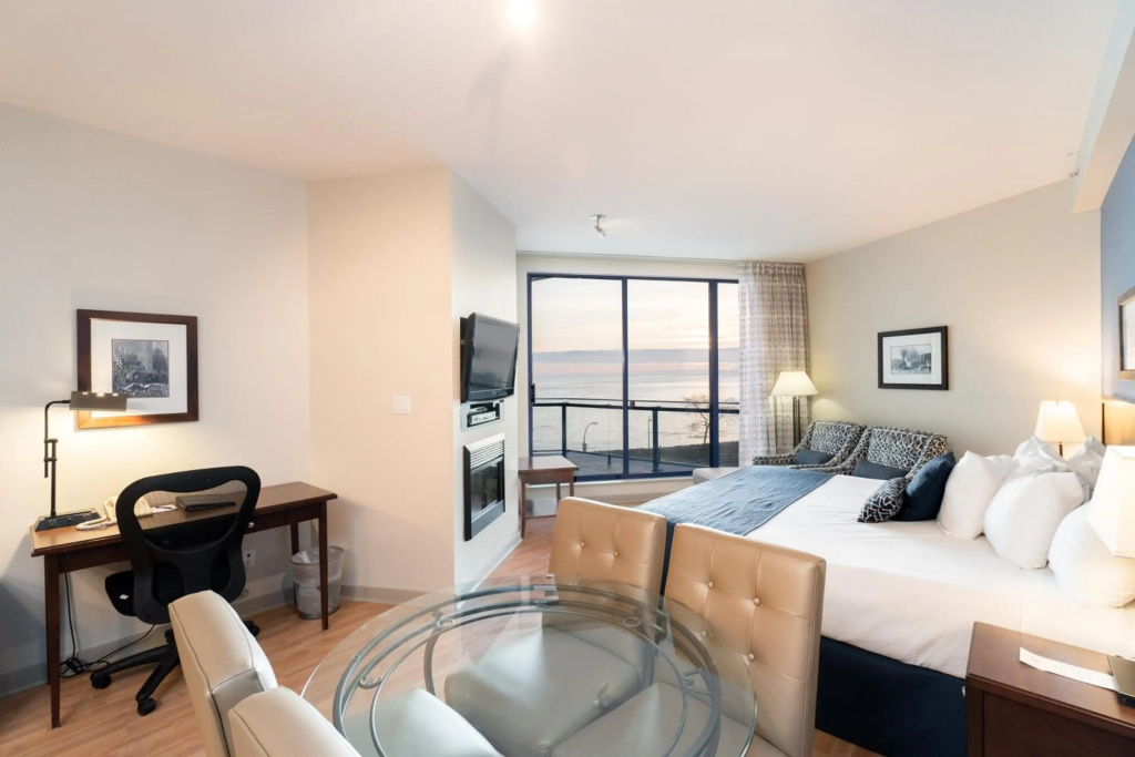 Ocean Promenade Hotel image 5