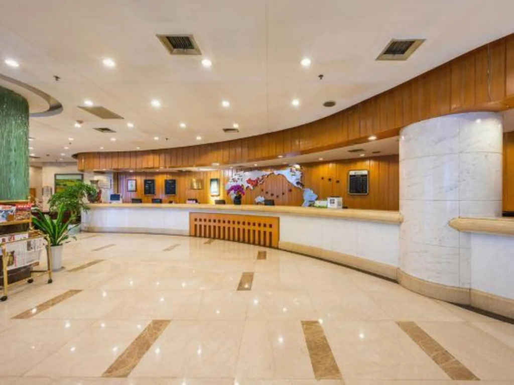 Hanzhong Red Leaf Hotel - фото 4