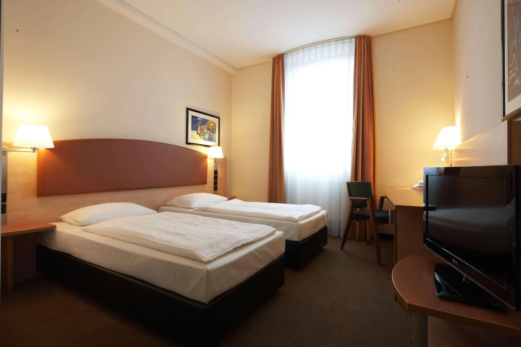 Отель IntercityHotel Berlin Ostbahnhof в Берлине