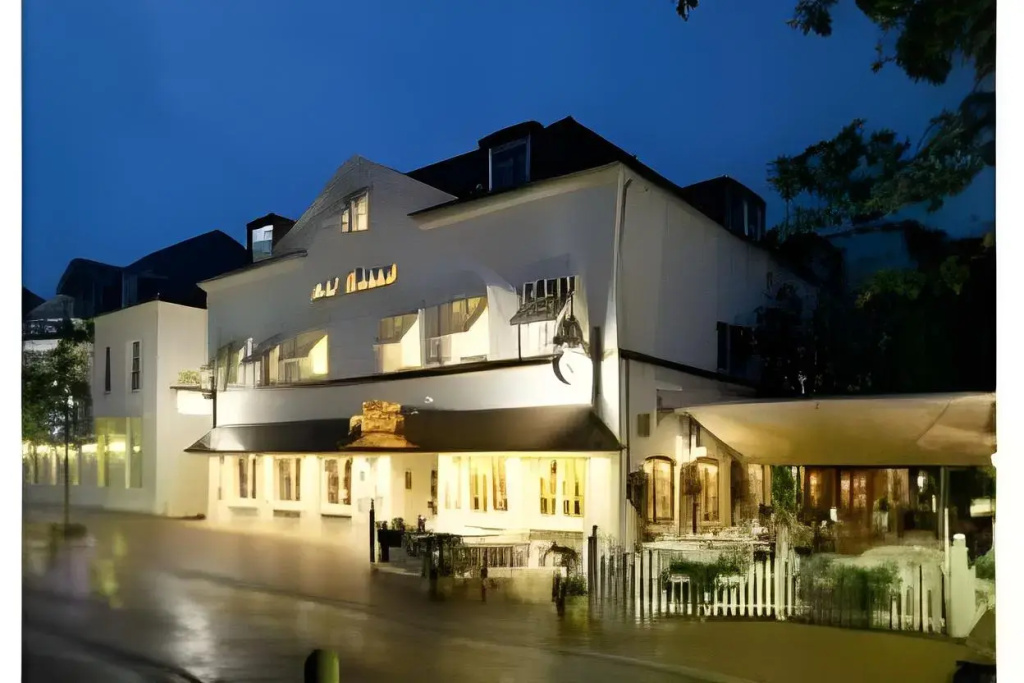 Tides Boutique Hotel