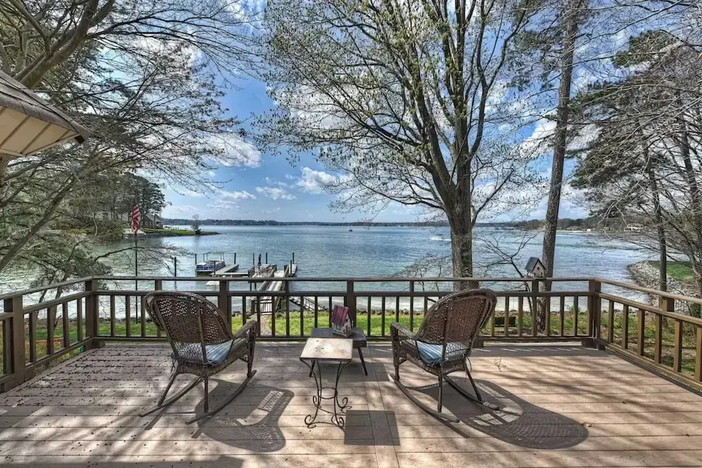 Landover Lodge by Avantstay Waterfront + Dock