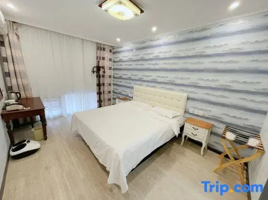 Business Double room (full double bed)