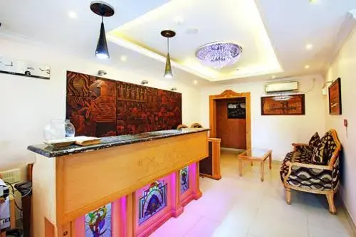 Lobby & Reception