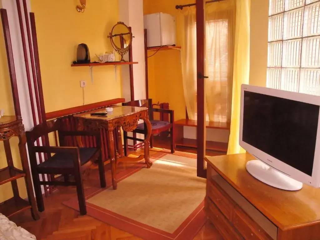 Standard Triple room with balcony