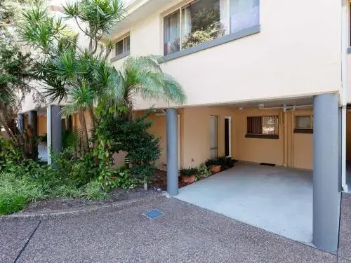3 'Frangipani', 30 Leonard Avenue - Great Townhouse With Air Con