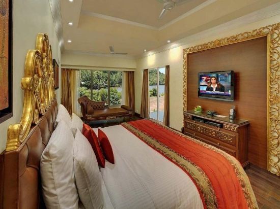 Mayfair Hideaway Spa Resort