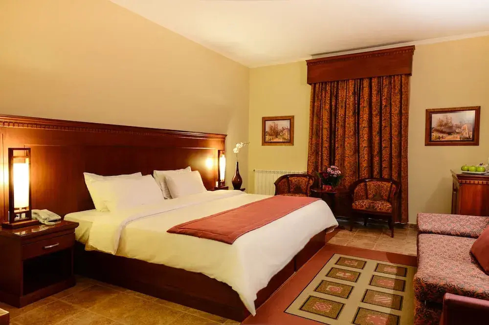 Deluxe Double room with balcony (full double bed)