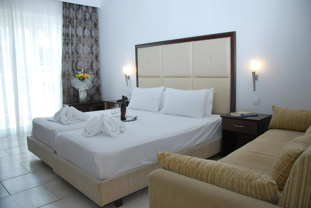 Naias Beach Hotel - Général