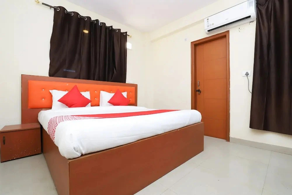 Diamond Plaza by OYO Rooms