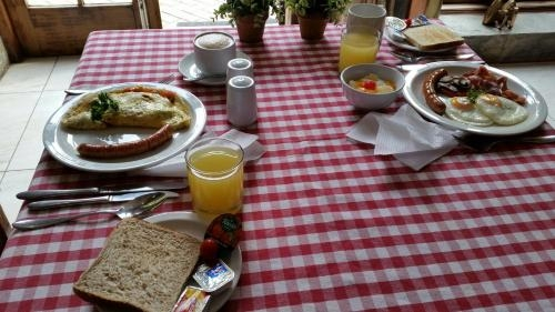 Le Chateau Guest House and Conference Centre - фото 3