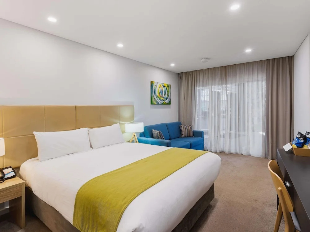 Standard Double room with pool view (full double bed)