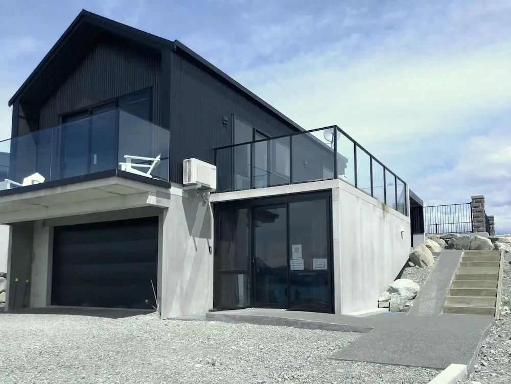 Galaxy Lake View 2 Bedrooms