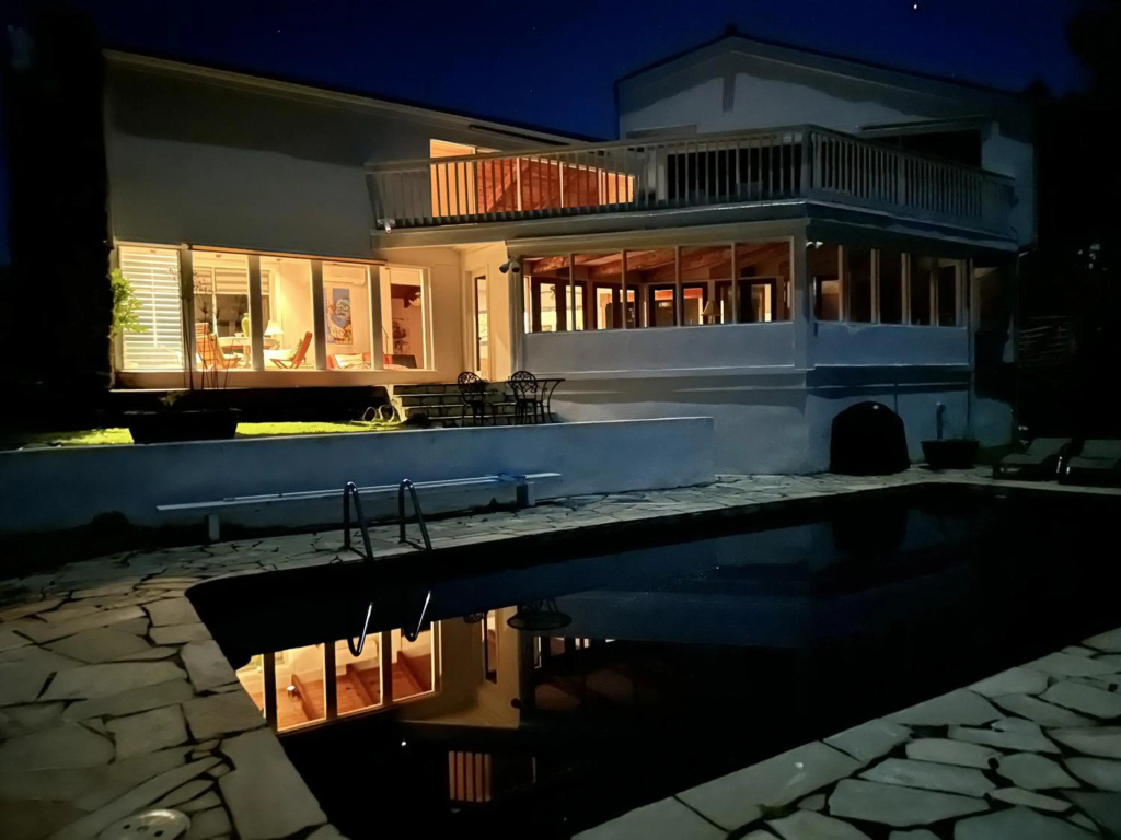Kamapua'a Hale 3 Bedroom Home by RedAwning