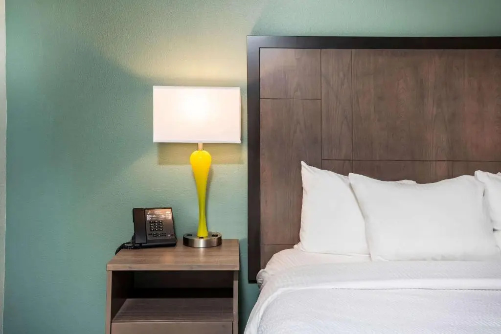 La Quinta Inn & Suites by Wyndham Newport - Chambres