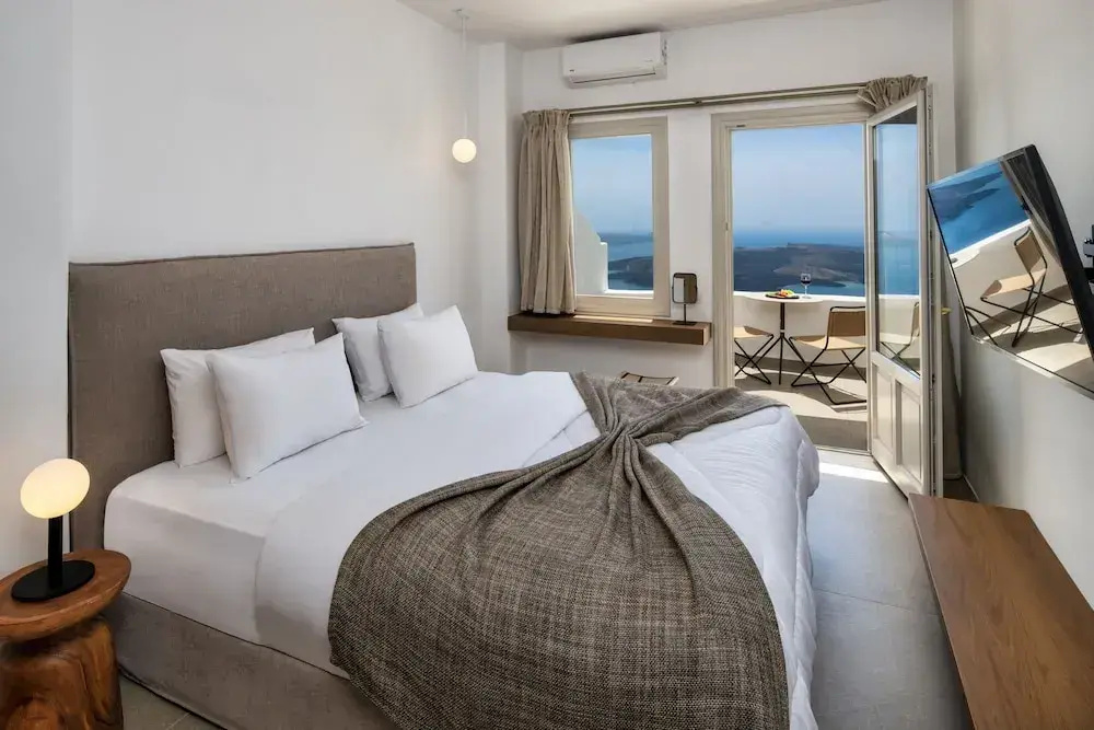 Superior Double room with balcony and with mountain view (full double bed)