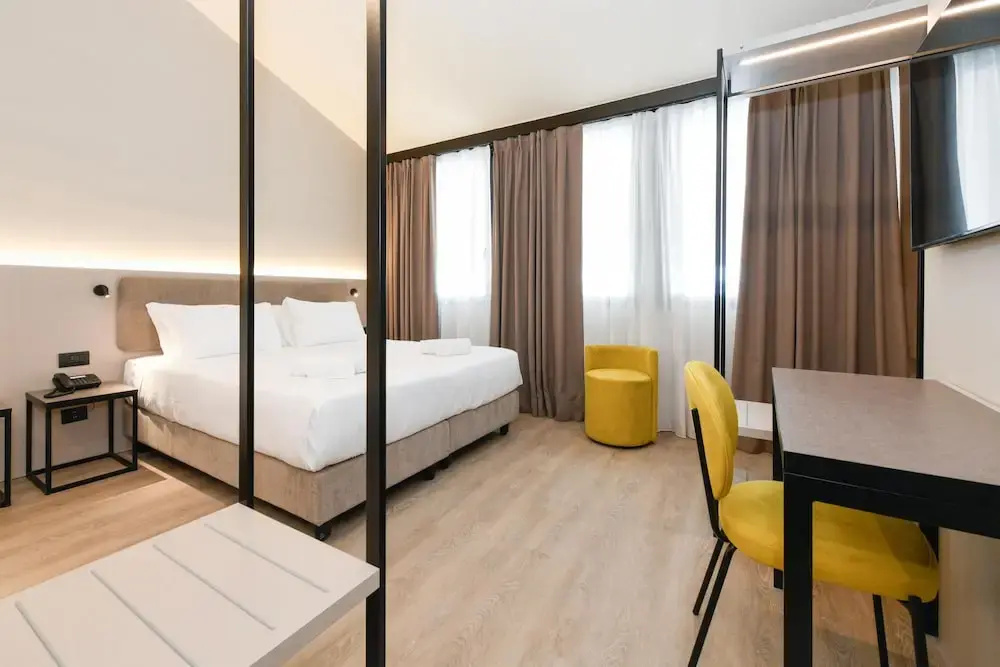 Executive Double room (full double bed)