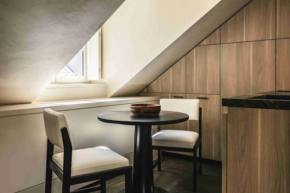 Mondovi Luxury Suites 35