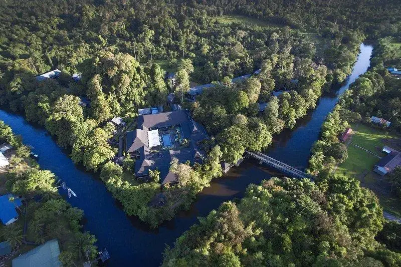 Premium Double Suite with balcony full double bed