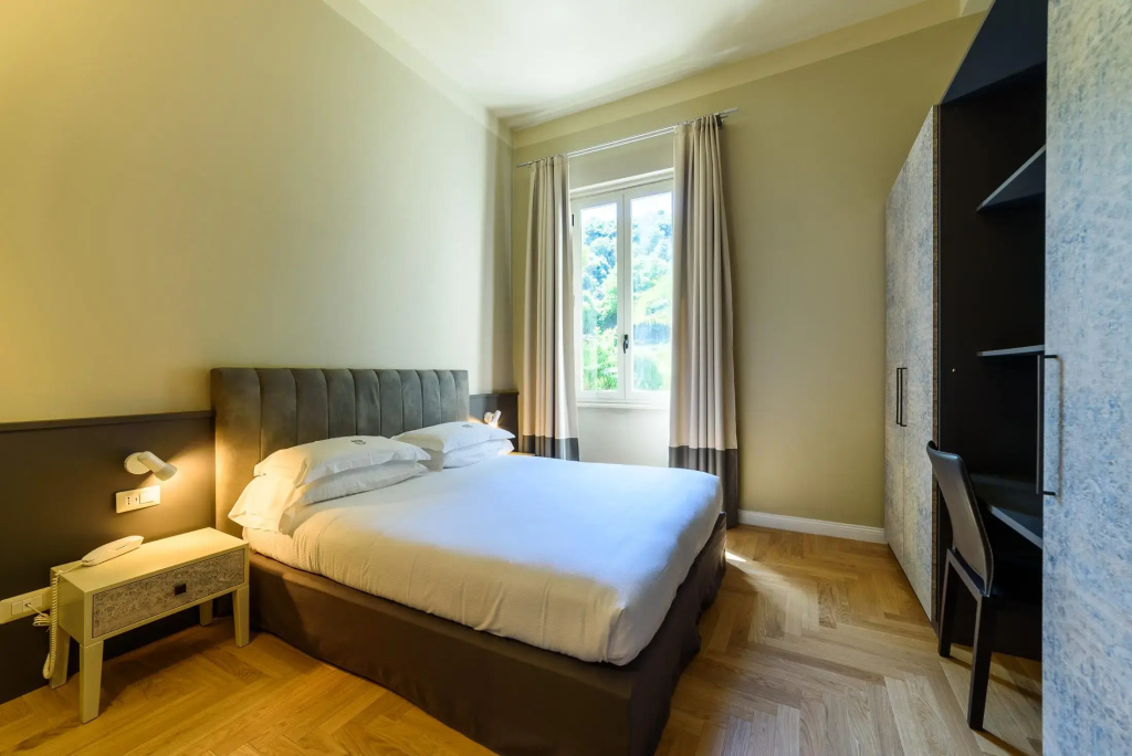 Deluxe Double room with garden view (full double bed)