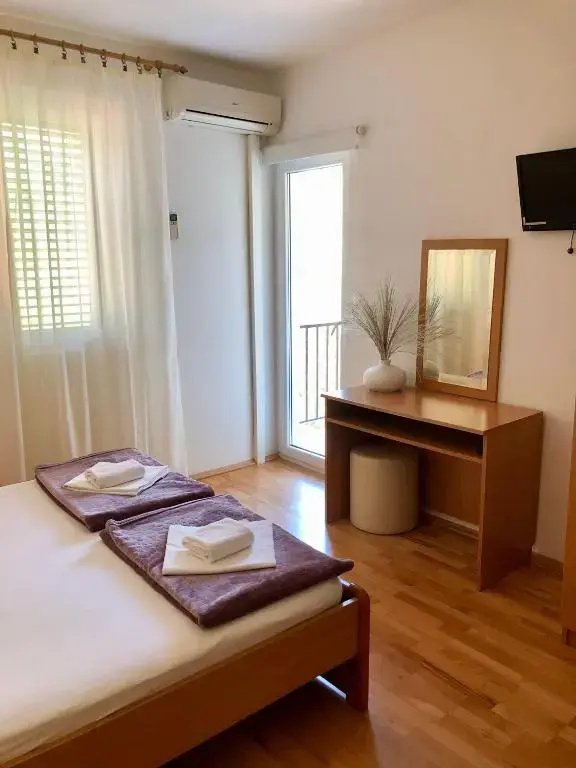 Standard Double room with balcony and with garden view (full double bed)