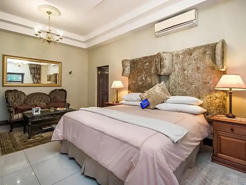 Deluxe Double room (full double bed)