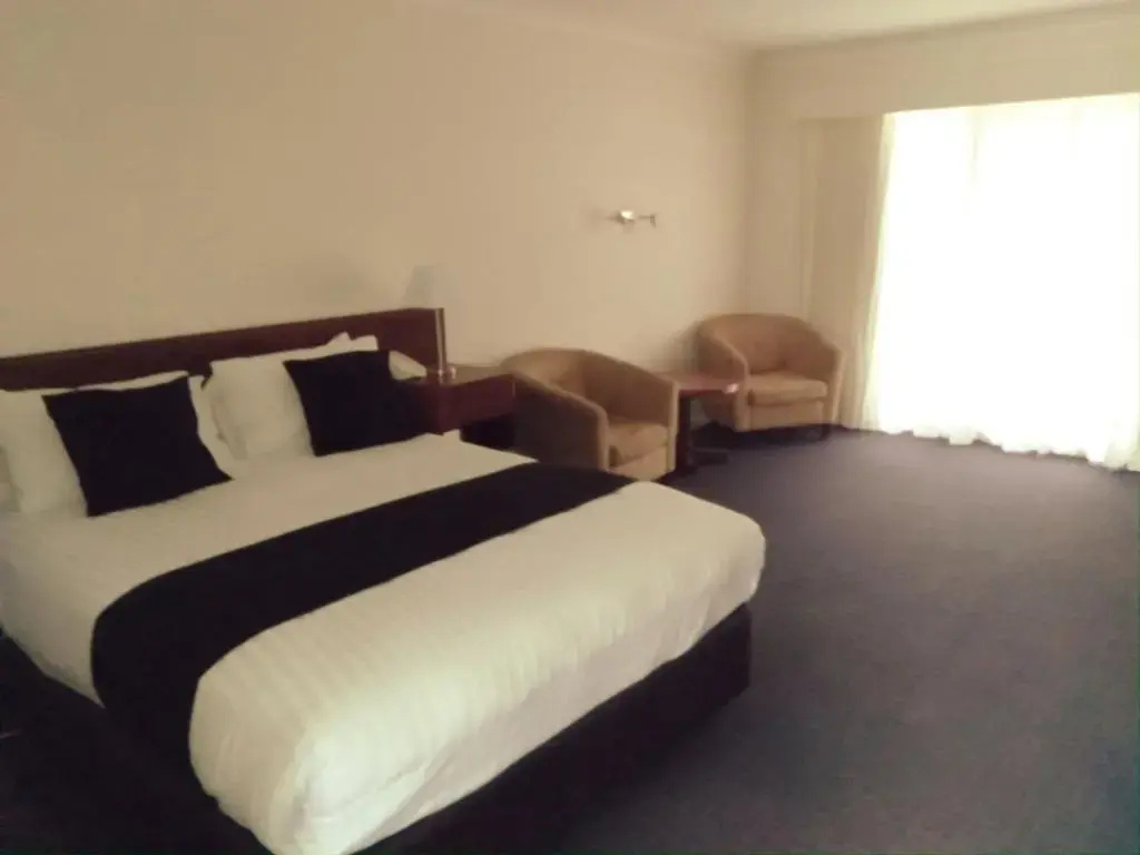 Double Suite (full double bed)