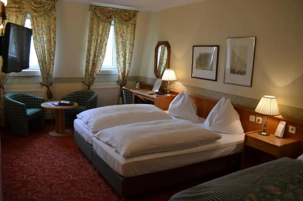 Standard Triple room